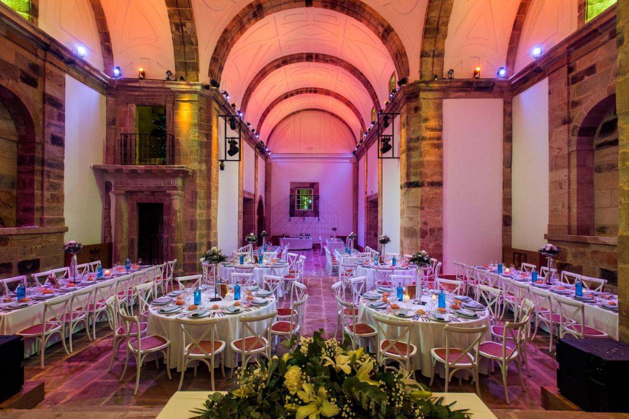 Palacio De Los Acevedo Hoznayo Luaran gambar